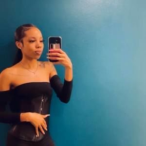 Meet your Posher, Aja